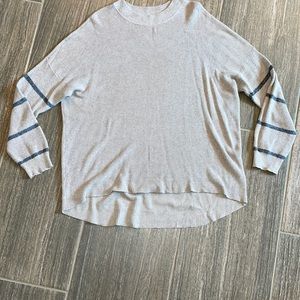 American Eagle light weight sweater